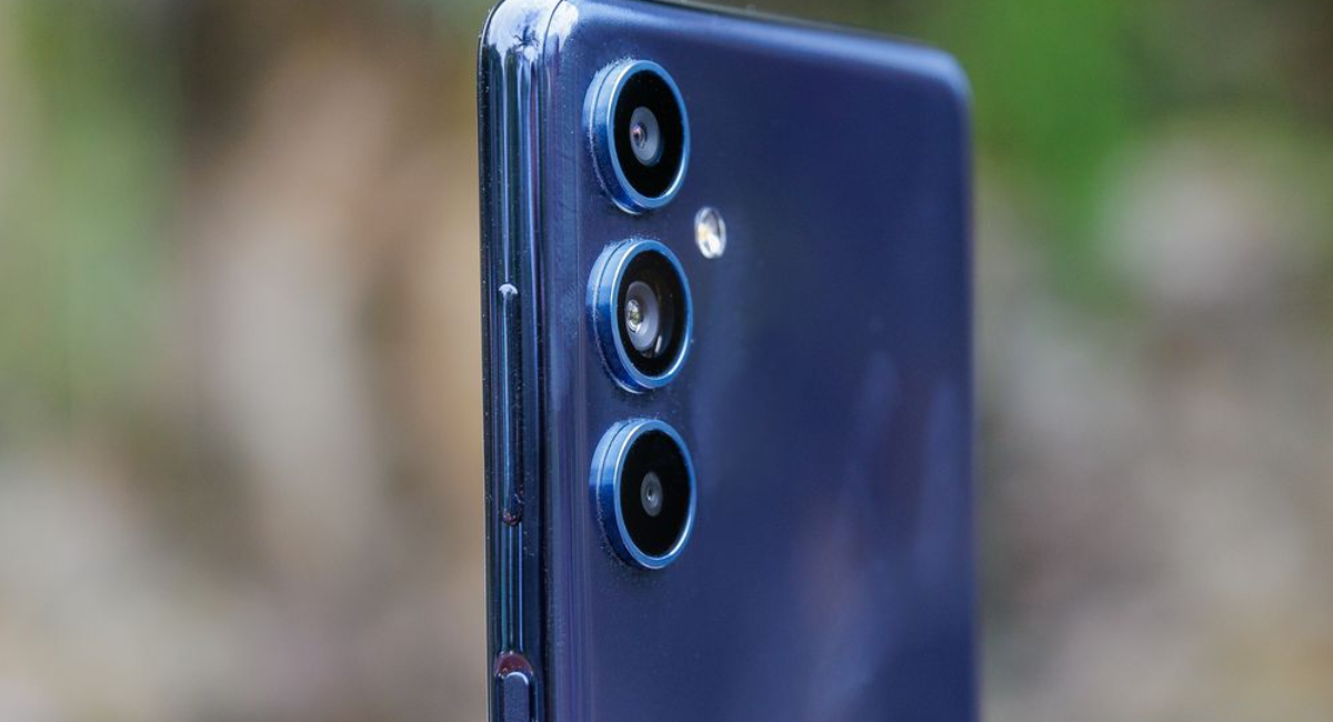 Samsung Galaxy C55 Camera